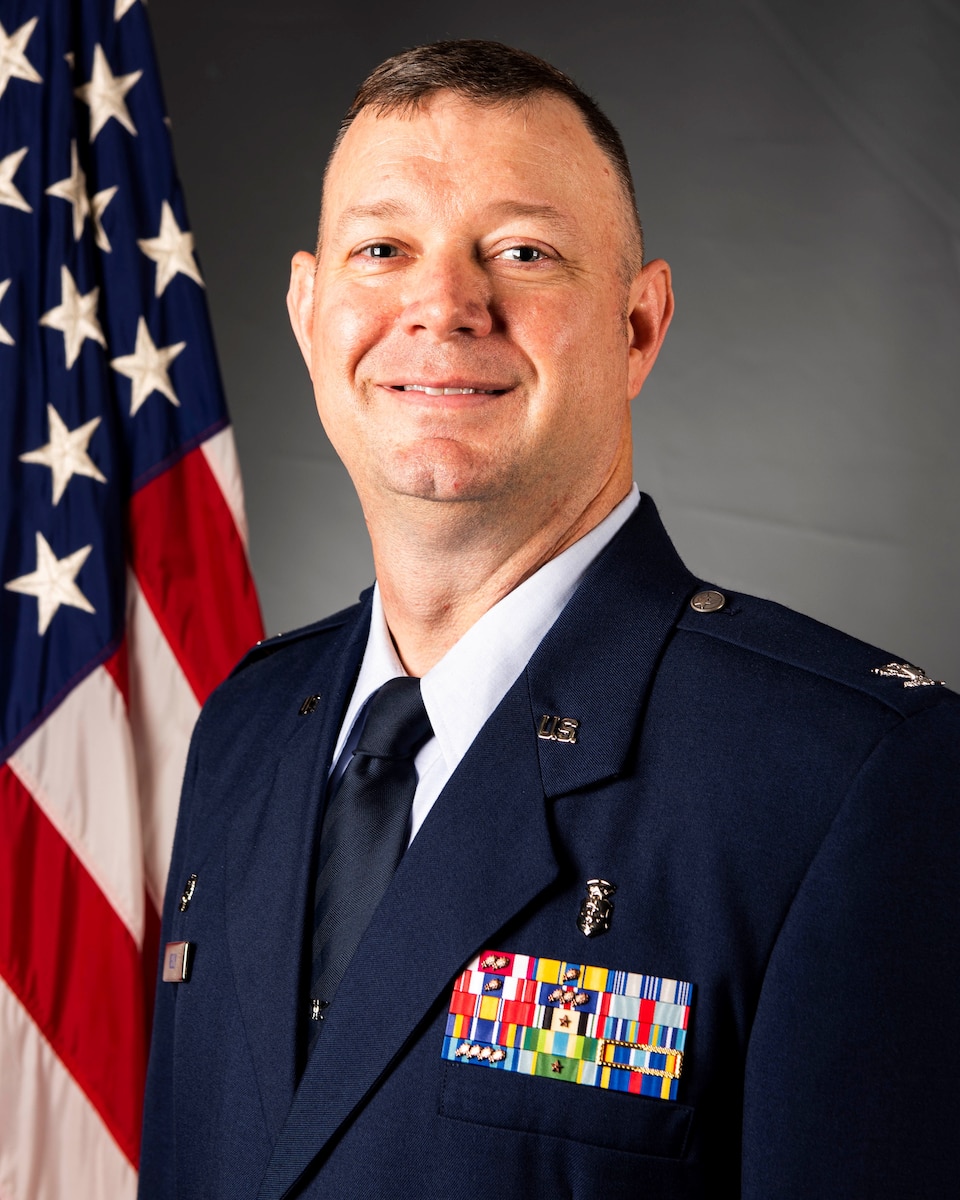 Bio photo depicts Col. Christopher Kelly