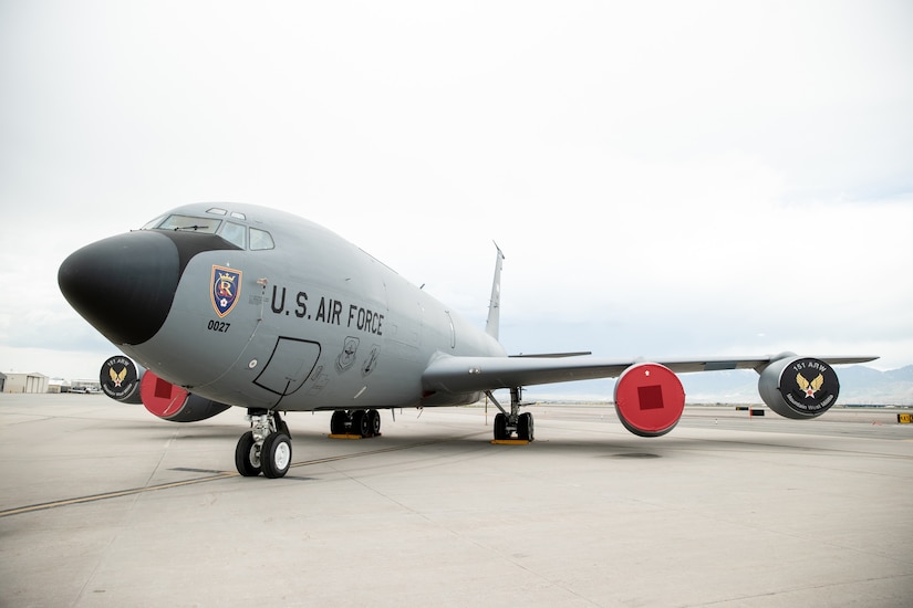 Utah Air National Guard unveils new Utah Jazz nose art on KC-135