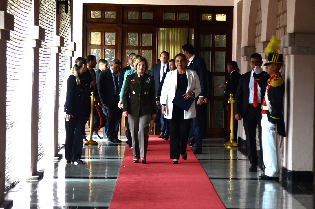 U.S. Army Gen. Laura Richardson, commander of U.S. Southern Command, talks with Honduran President Xiomara Castro at the Casa Presidencial de Honduras in Tegucigalpa