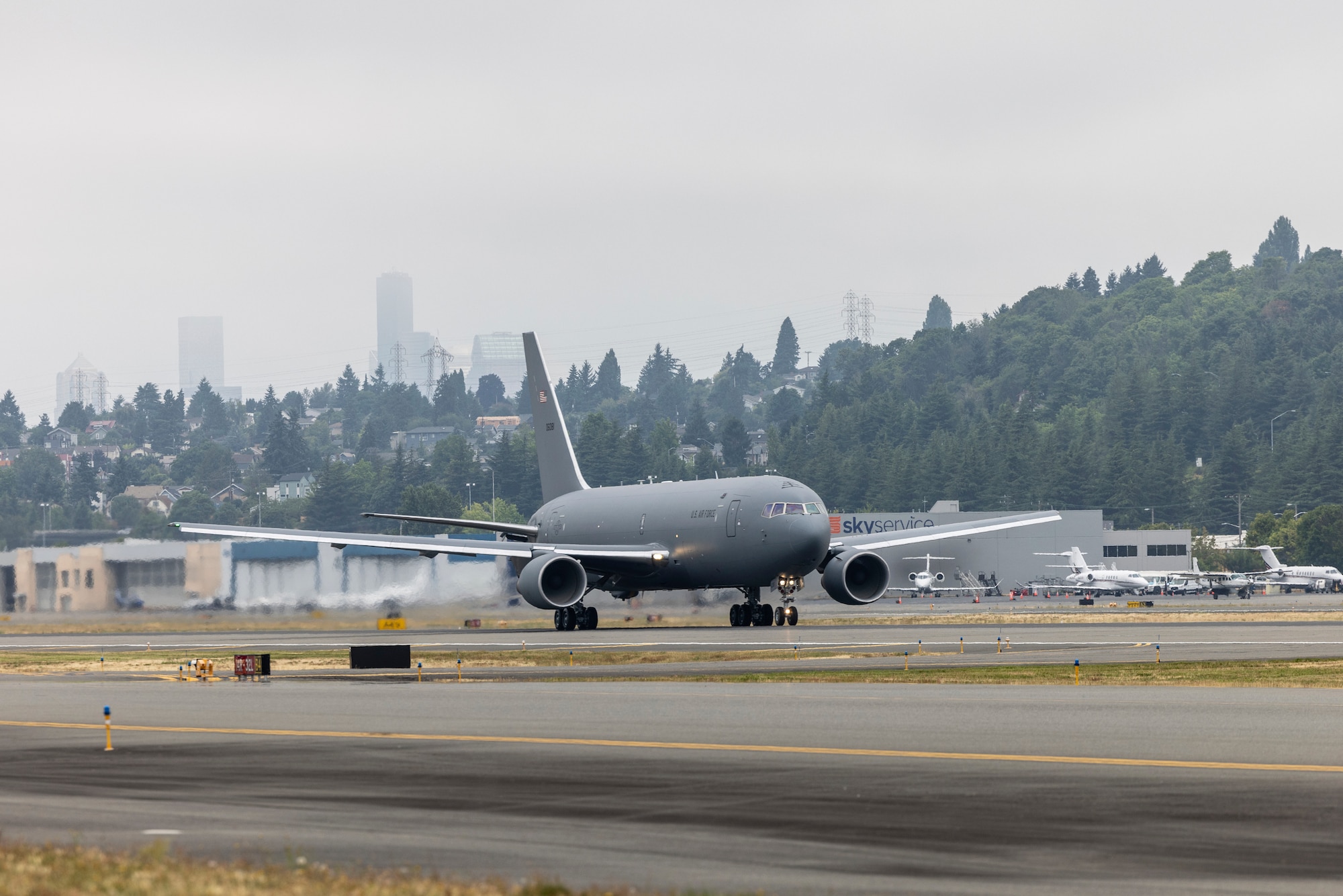 airplane taxing