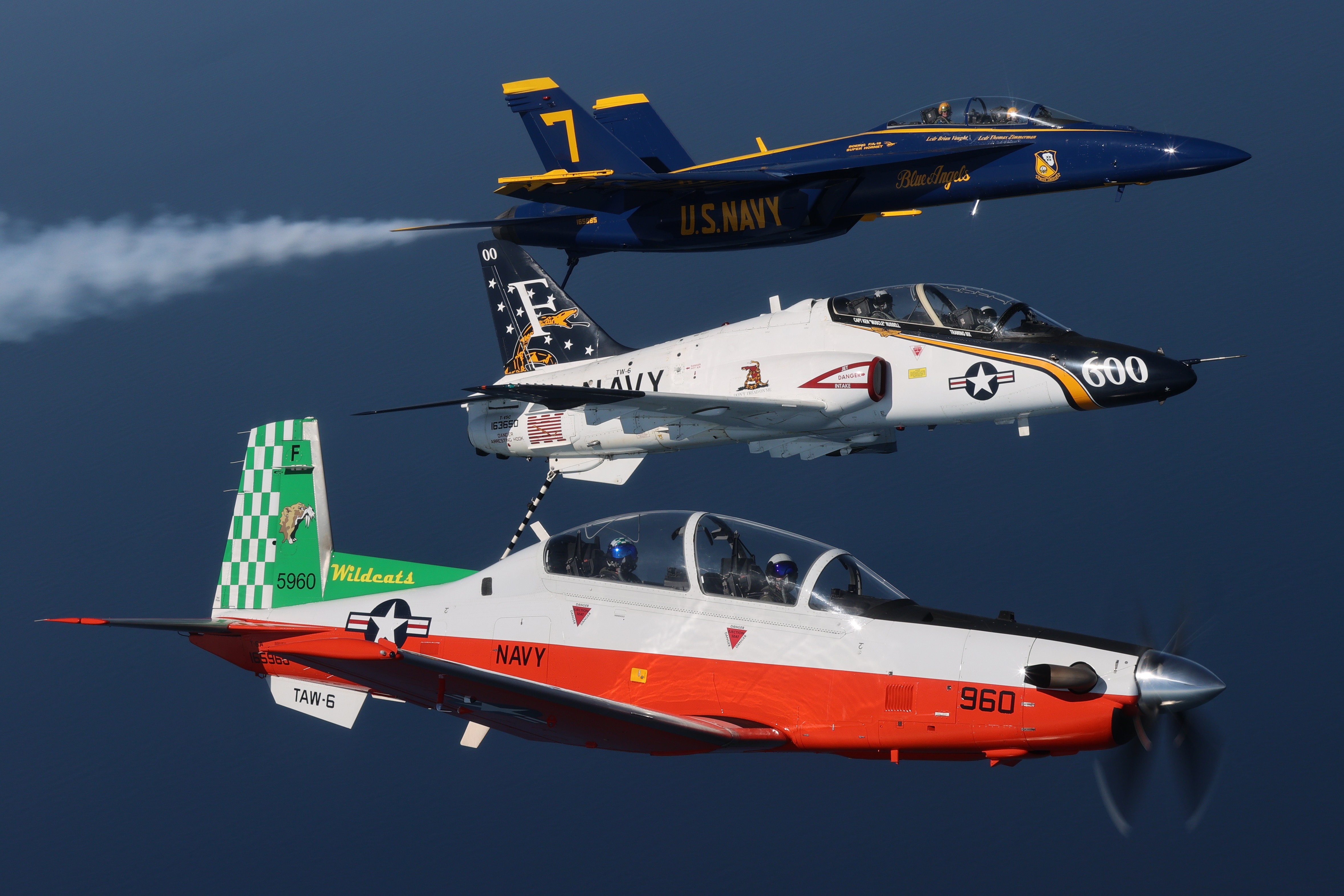 T-28C トロイの木馬: 新世代の海軍飛行士の訓練官 – MotoArt PlaneTags