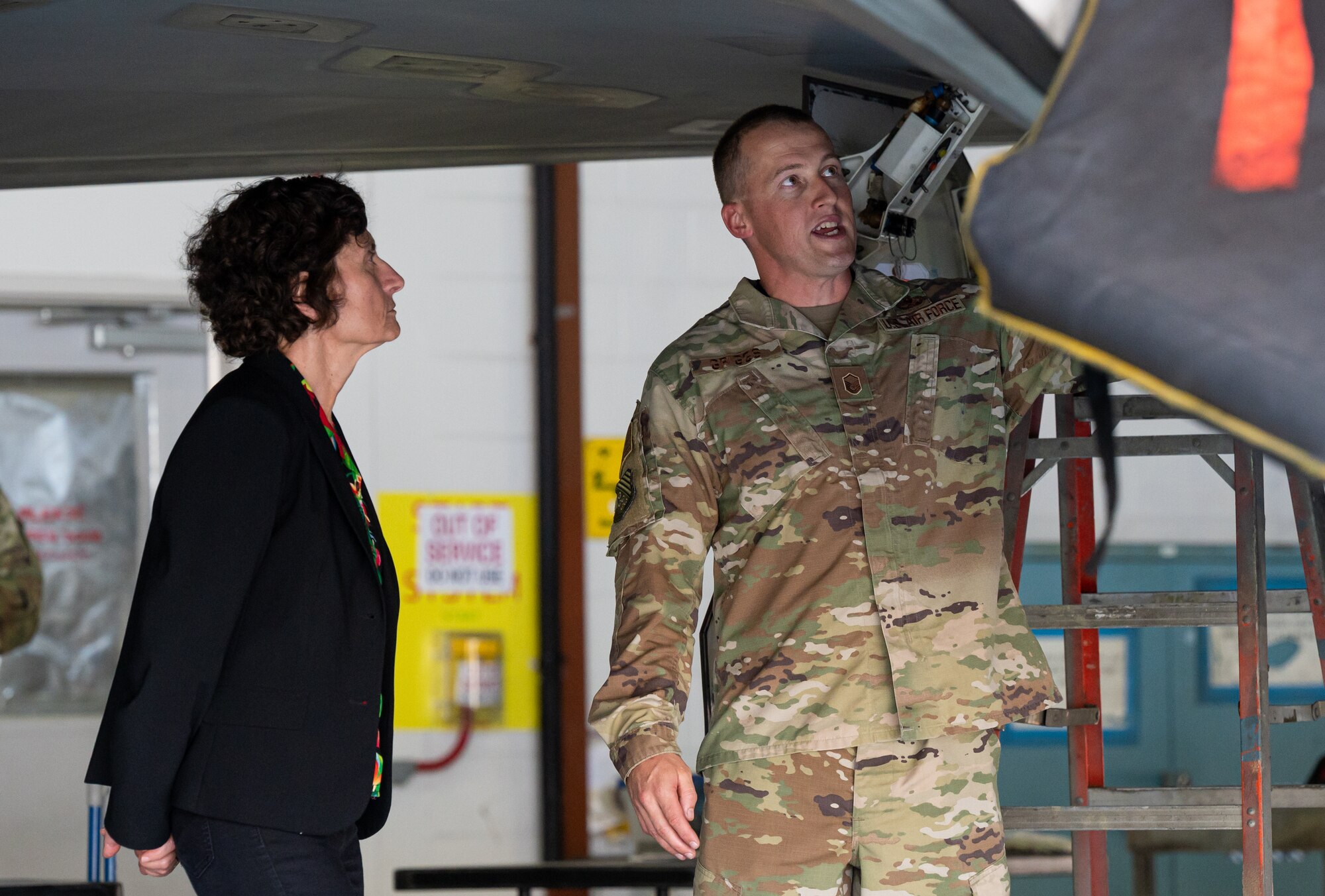 The Chief Scientist of the Air Force visits the 1st Fighter Wing, talks with leaders, and views and F-22 Raptor.