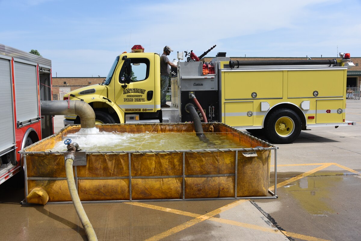 185th FD facilitates fire truck pump testing > 185th Air Refueling Wing