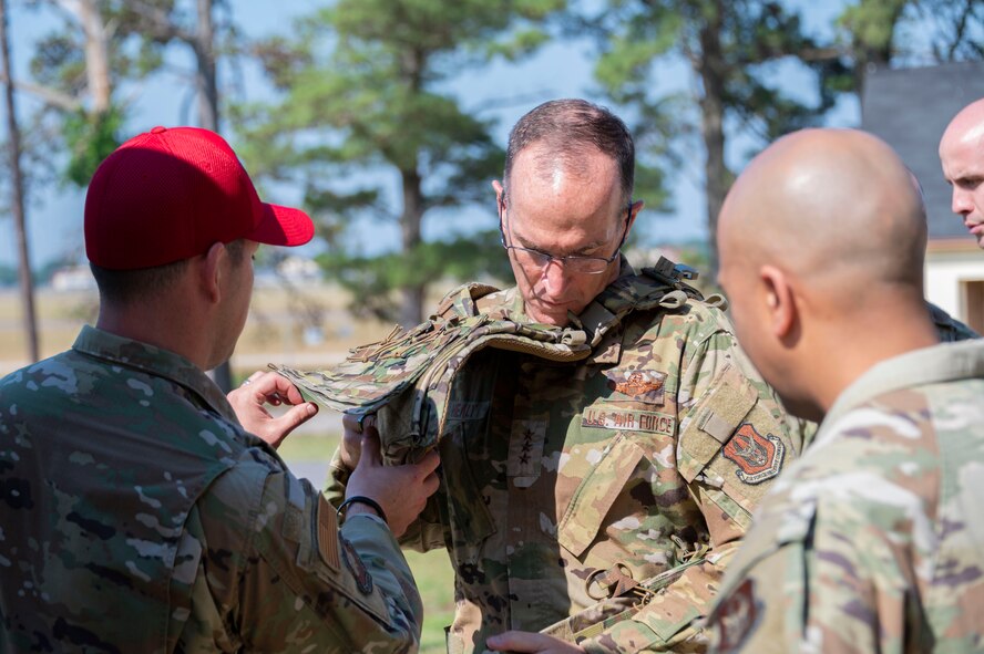 Photo of AFRC leadership visiting 307th Bomb Wing