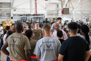 Photo of AFRC leadership visiting 307th Bomb Wing