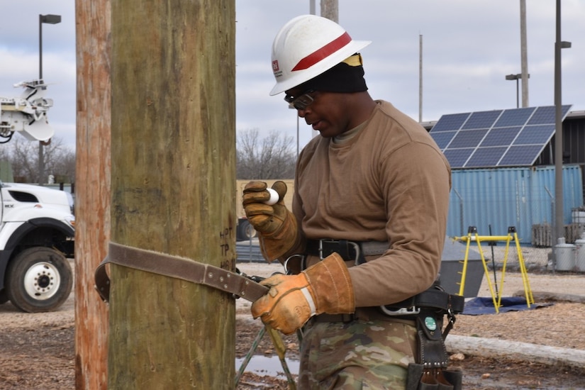 Linemen show off skills learned at Fort Leonard Wood’s Prime Power School