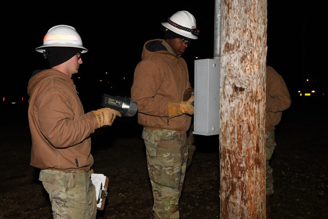 Linemen show off skills learned at Fort Leonard Wood’s Prime Power School