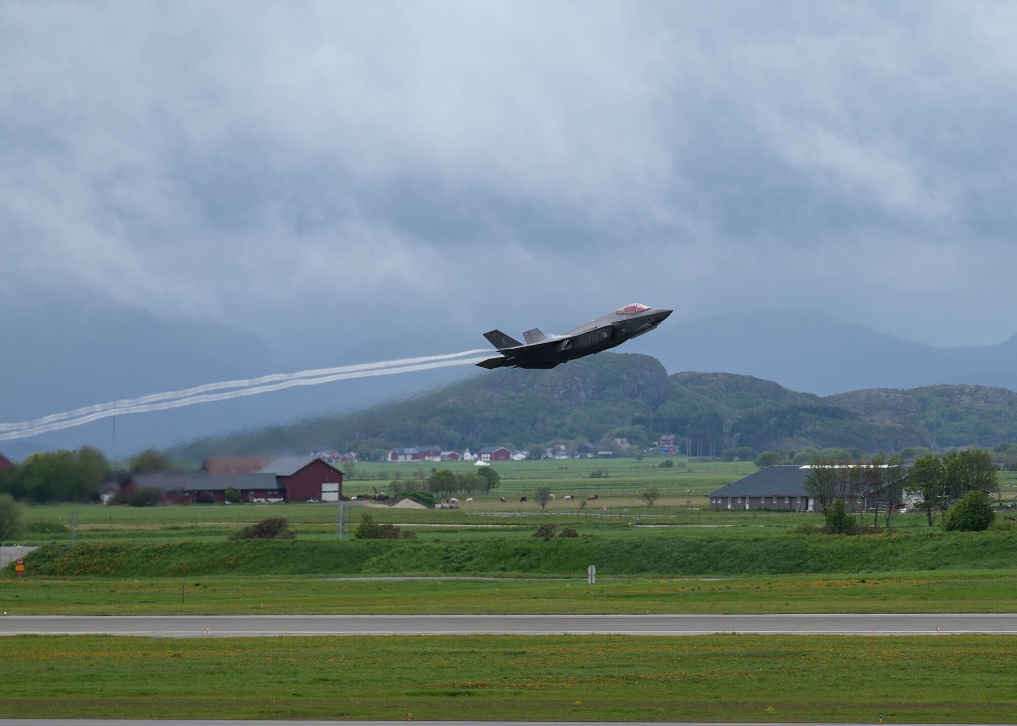 F-35 takes off in Norway