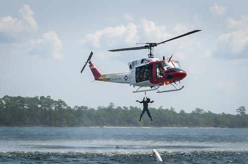 Pilots undergo water survival training
