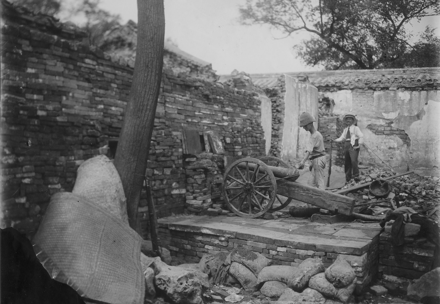 The International Gun mounted near the British legation. (Oscar J. Upham, folder 11: Photographs, Personal Papers Collection, Archives Branch, Marine Corps History Division, Quantico, VA.)