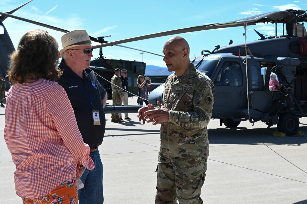 AETC Command and Civic Leaders visit Team Kirtland > Air Education