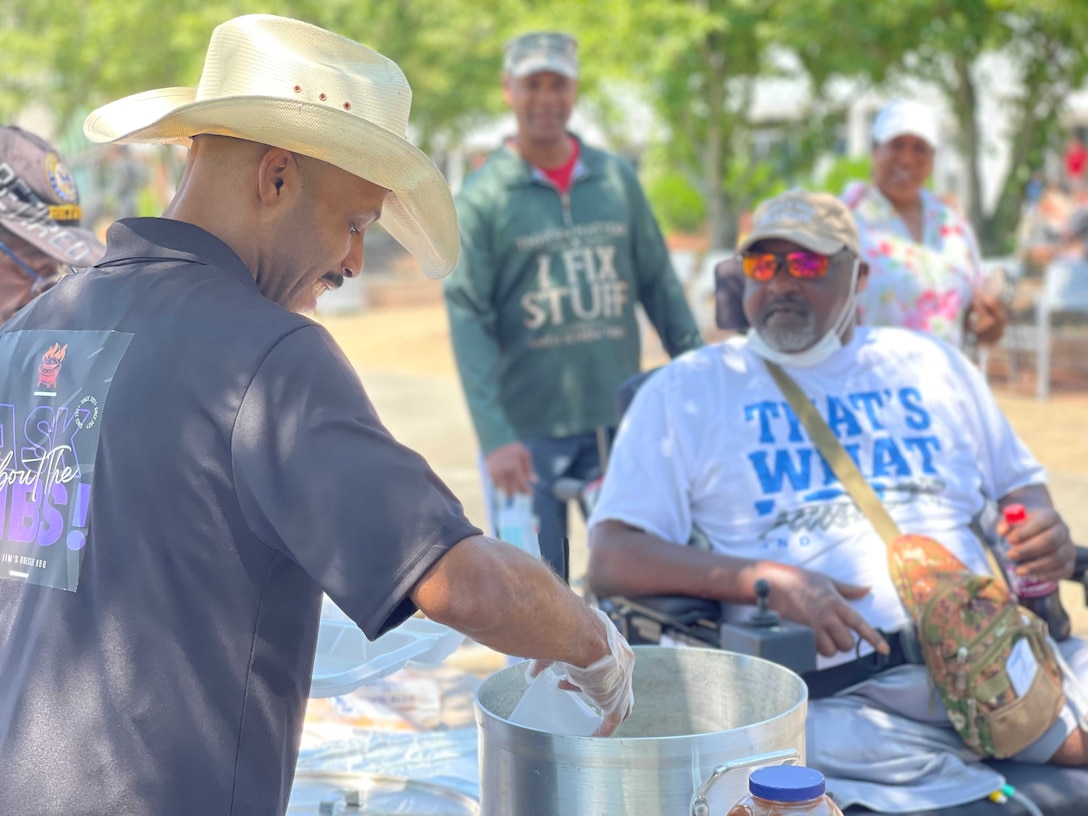 Aviation’s Marine Customer Facing Division hosts appreciation cookout at Hunter Holmes McGuire Veterans Administration Medical Center