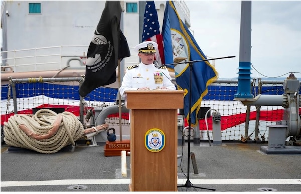 CDR Watts addresses the Crew of USS Stethem