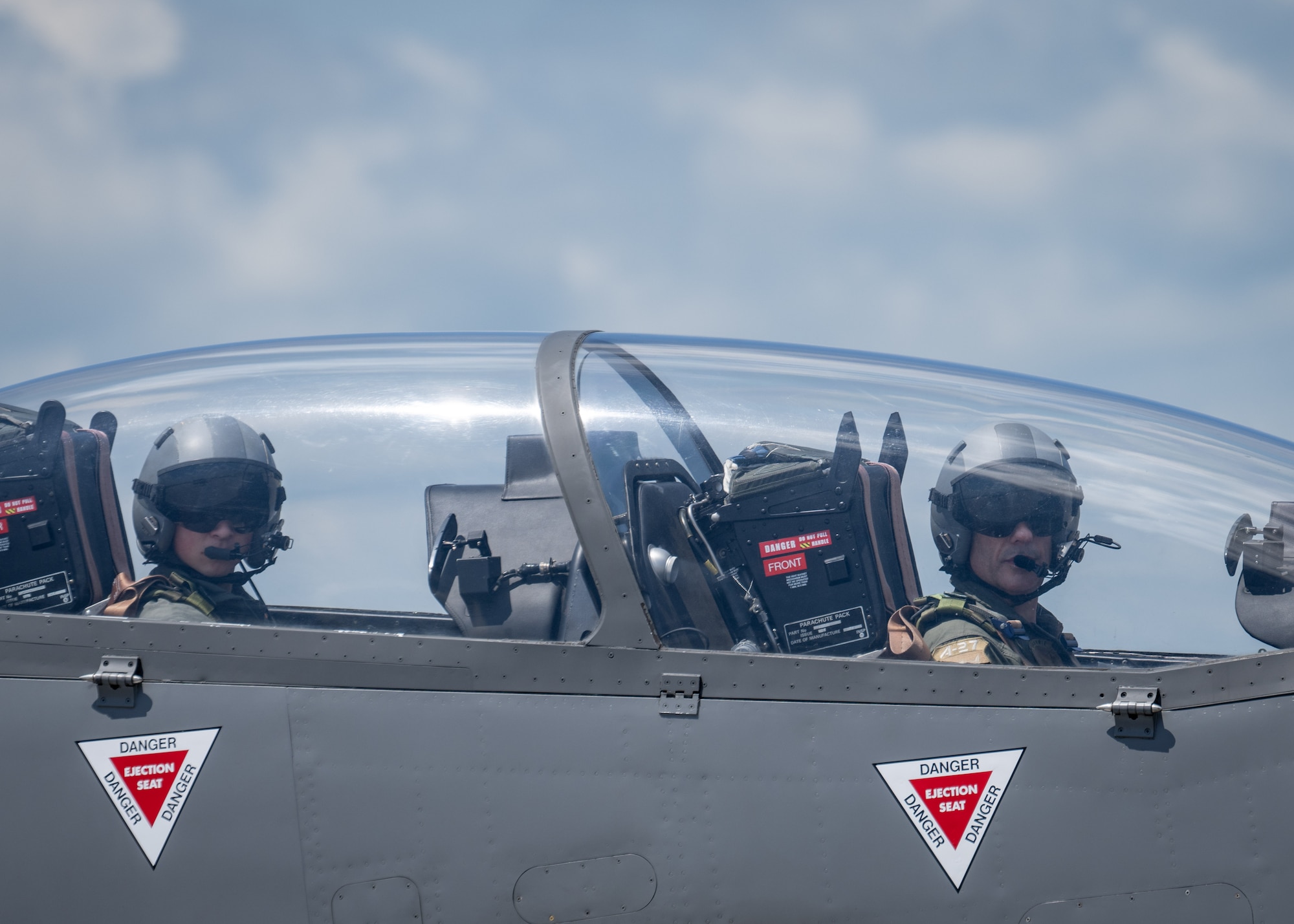 Throughout the Summer, up to 450 Cadets engaged in this year’s Air Force ROTC Field Training will be able to have incentive flights in EMB-312s (A-27) Tucano aircraft.