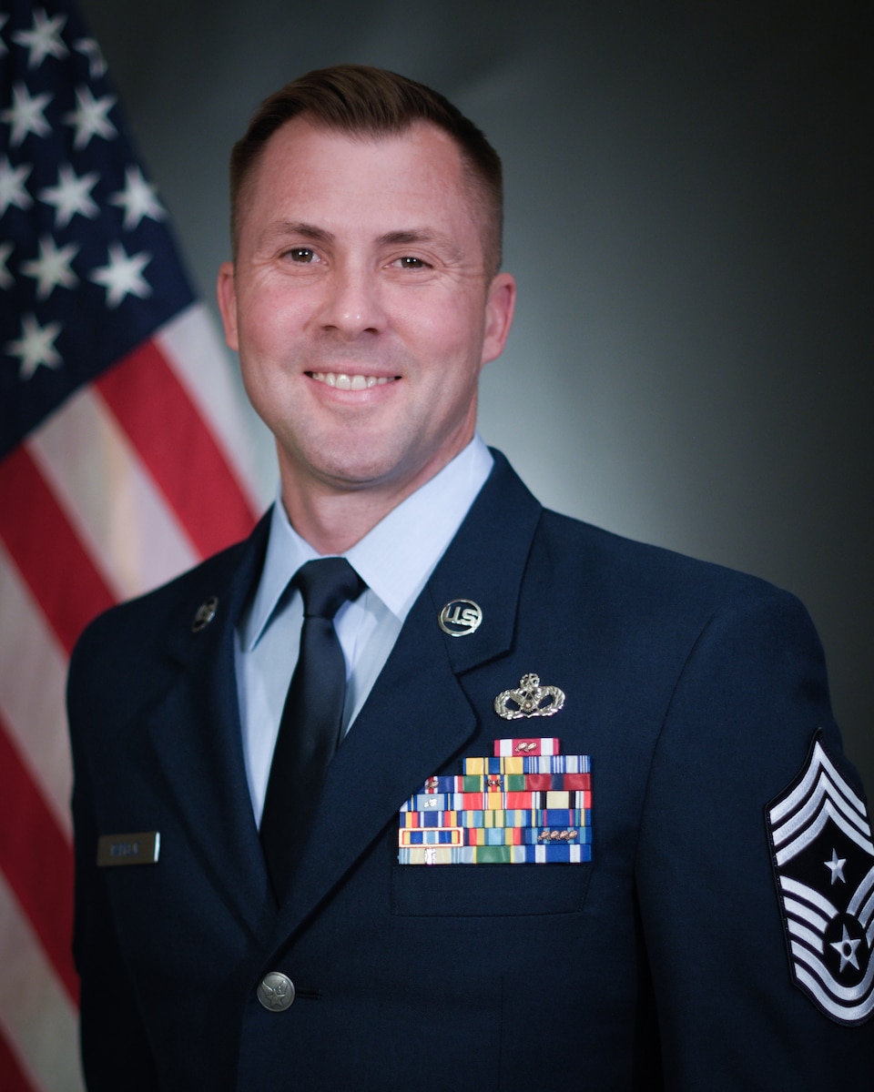 Official photo of CMSgt Rapelje