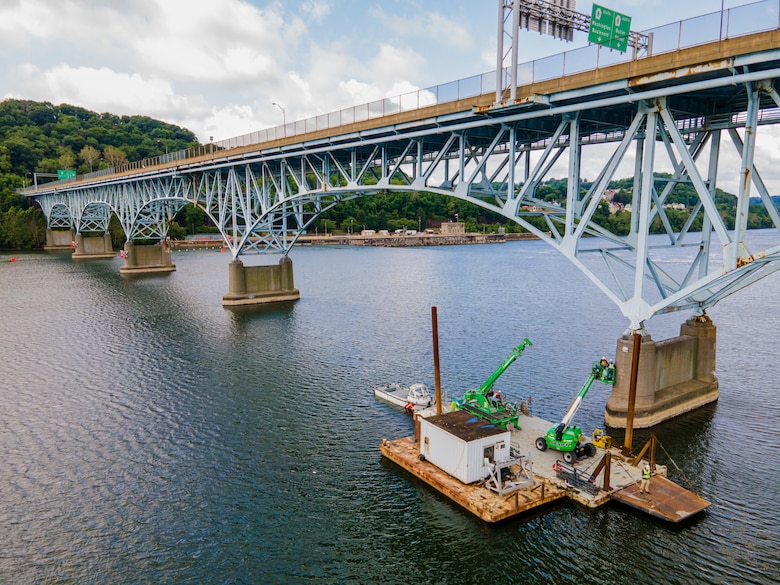 Pittsburgh District installs warning signs on the Allegheny River.