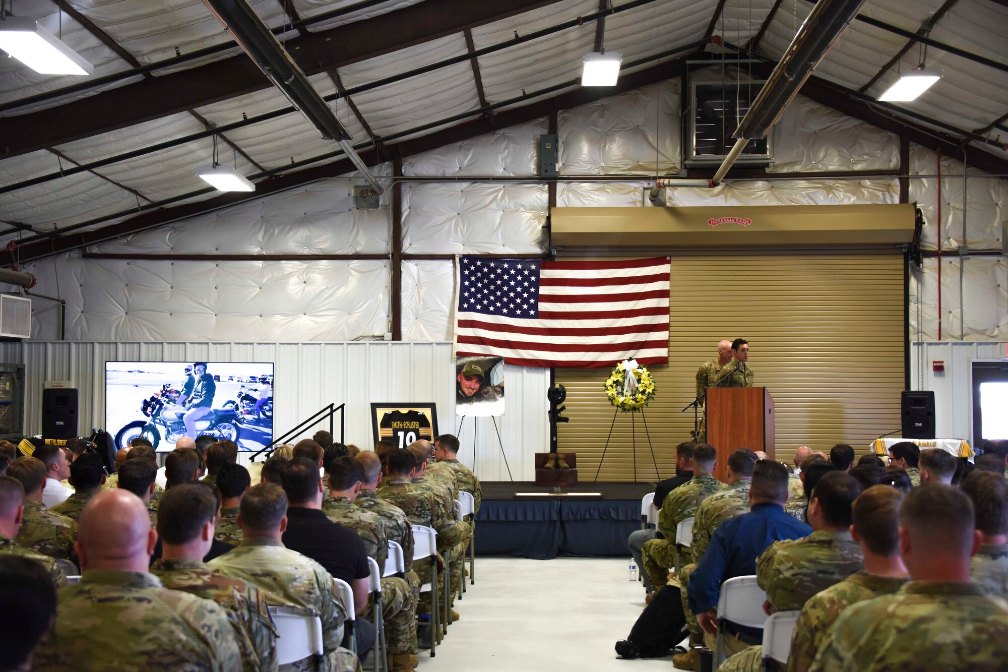 An overall photo of the individuals who came to honor Staff Sgt. Kory Wade at his memorial service.