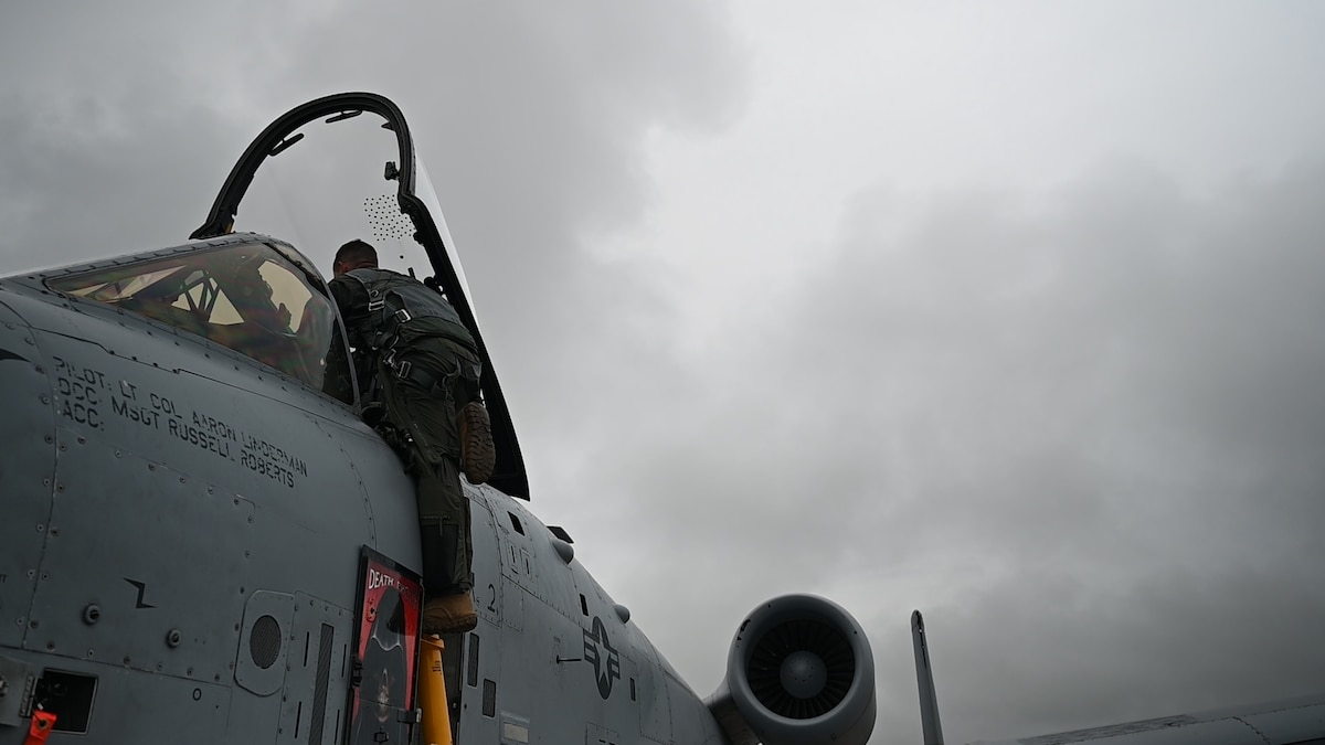SAFECON brings the top three collegiate aviation teams from 10 regions across the United States to compete head-to-head while also offering opportunities for participants to network and engage with commercial and military aviation supporters and sponsors.