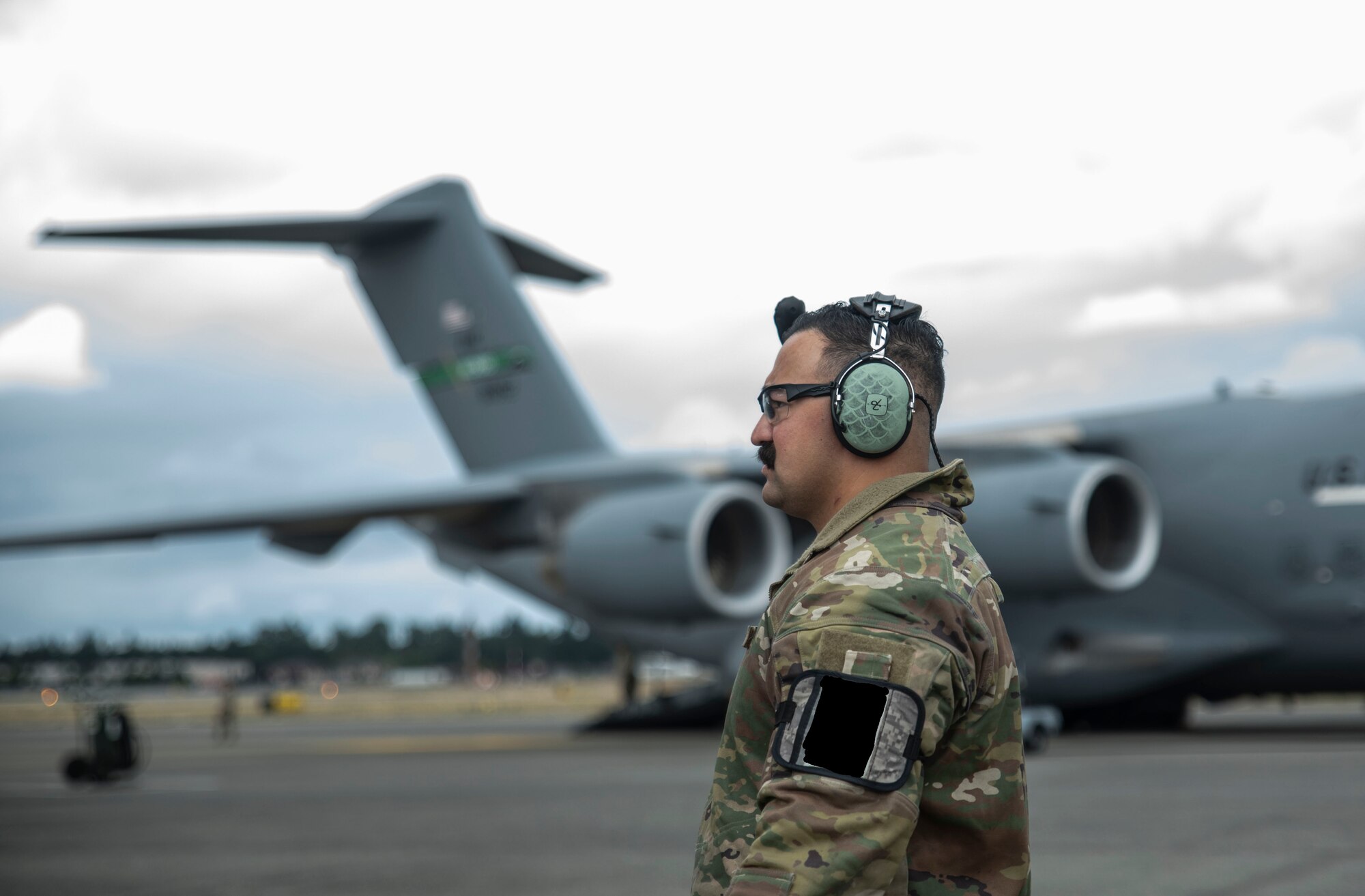 Last week, the 62d Operations Group, 62d Maintenance Group, 8th Airlift Squadron, and the 62d Aircraft Maintenance Squadron worked together to conduct this test in order to unlock critical ground servicing capabilities, allowing expansion of Agile Combat Employment envelope. (U.S. Air Force photos by Airman 1st Class Kylee Tyus)