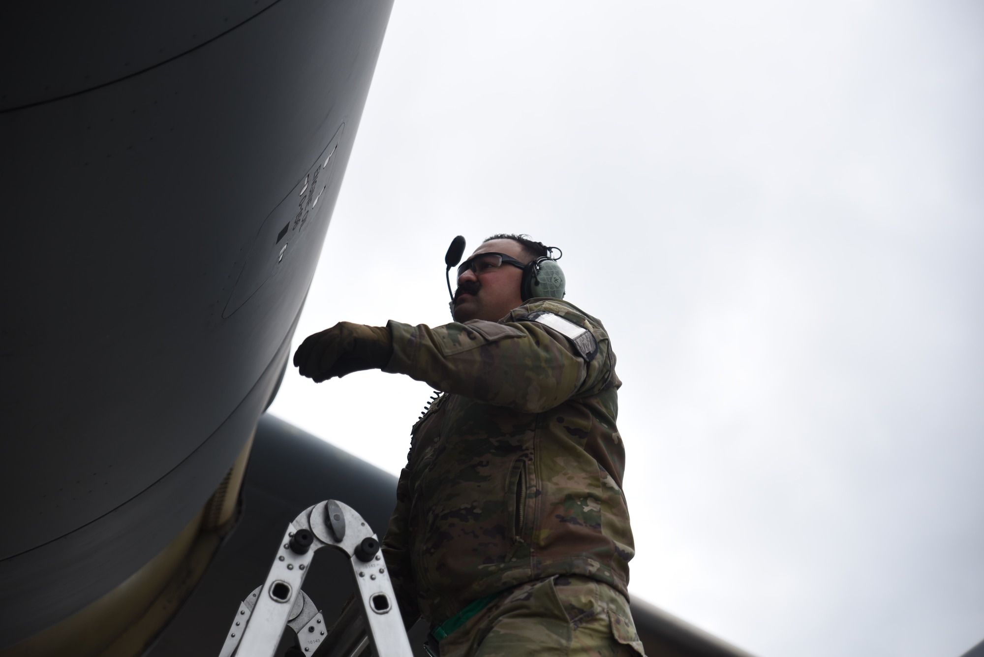 Last week, the 62d Operations Group, 62d Maintenance Group, 8th Airlift Squadron, and the 62d Aircraft Maintenance Squadron worked together to conduct this test in order to unlock critical ground servicing capabilities, allowing expansion of Agile Combat Employment envelope. (U.S. Air Force photos by Airman 1st Class Kylee Tyus)