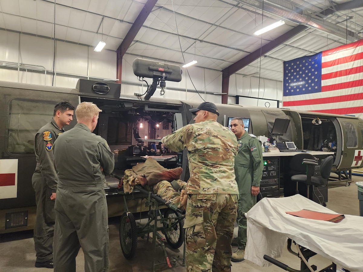 Image of service members training.