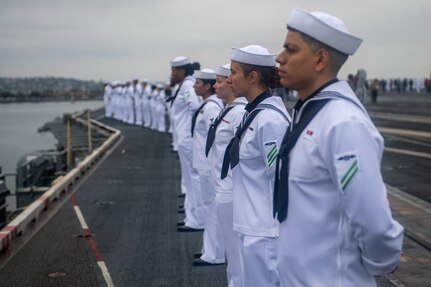 U.S. Navy Sailors man the rails of the aircraft carrier USS Nimitz (CVN 68). Nimitz arrives in San Diego concluding a seven-month deployment to U.S. 3rd and 7th Fleet areas of operations (AO). Nimitz’s presence in U.S. 3rd and 7th Fleet AOs reinforced the United States’ commitment to fly, sail and operate wherever international law allows in support of a free and open Indo-Pacific region.