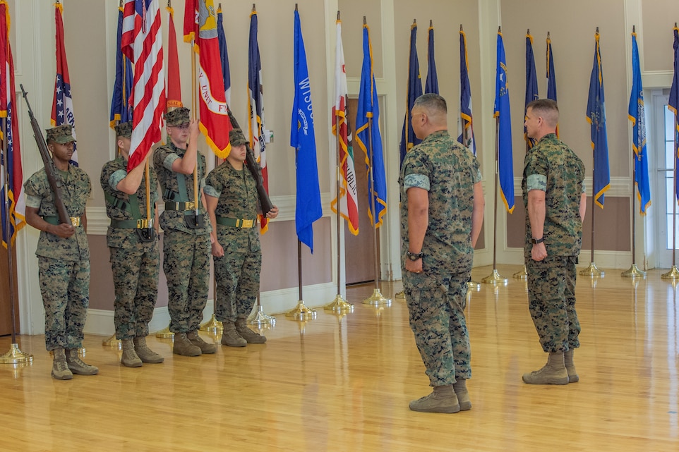 24th Marine Expeditionary Unit Change of Command > II Marine ...