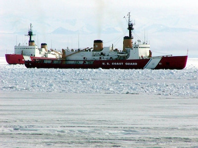 2002 - POLAR SEA AND POLAR STAR