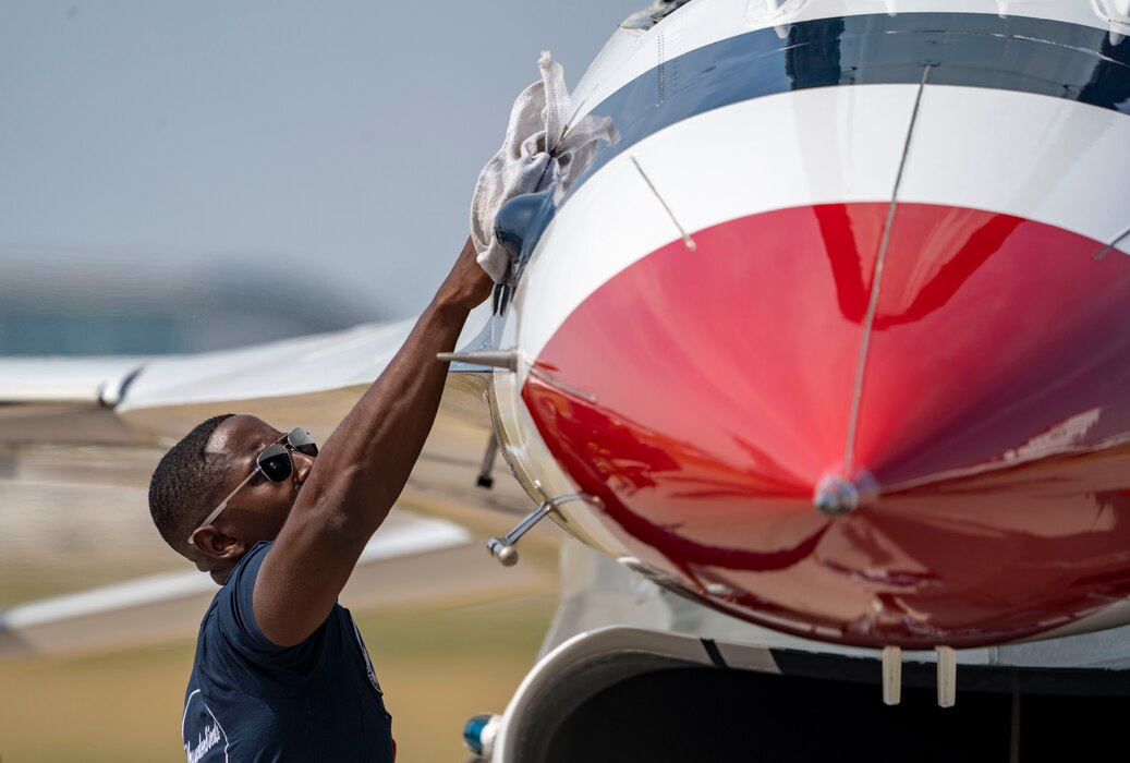 The United States Air Force Air Demonstration Squadron "Thunderbirds"