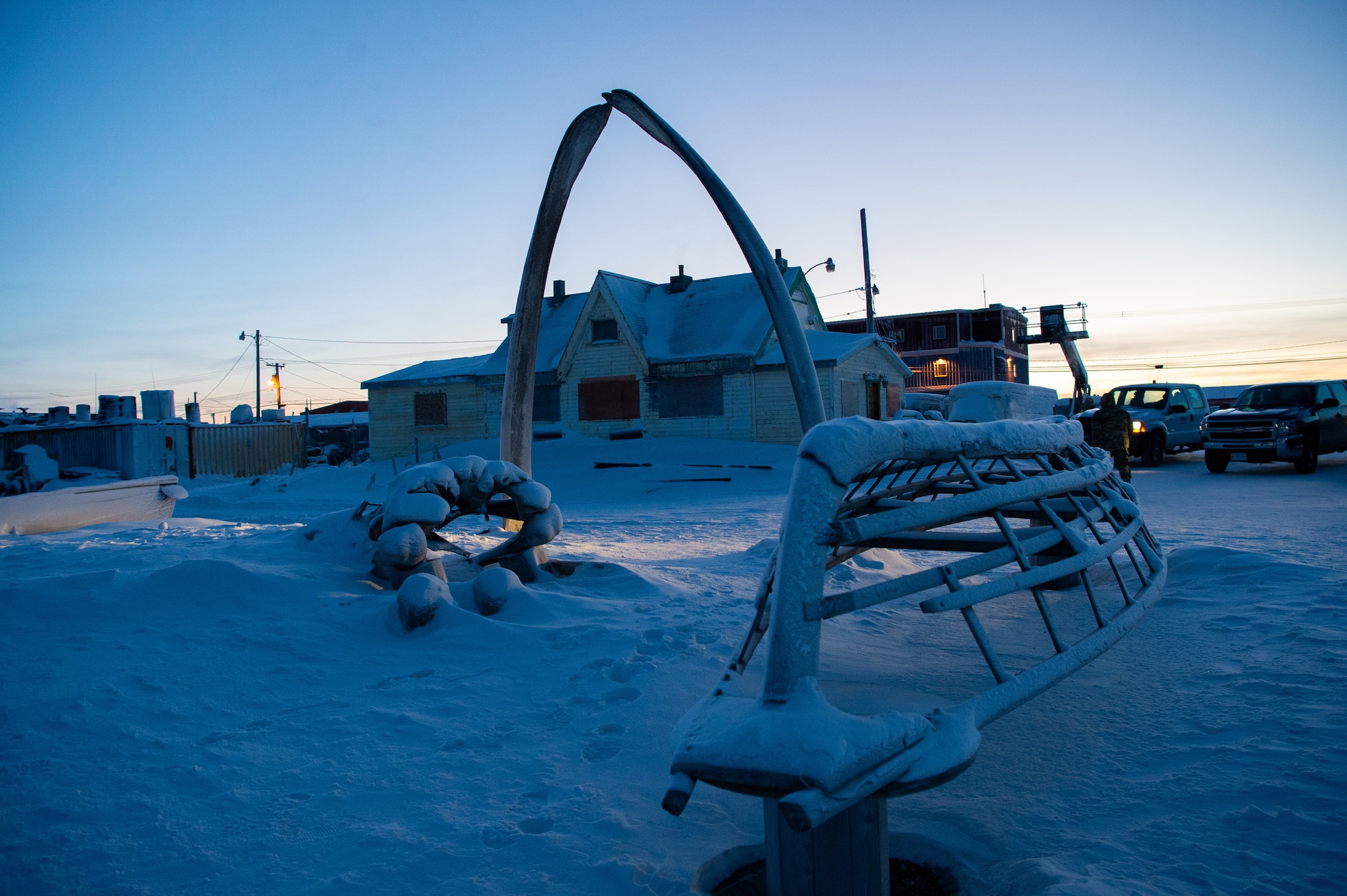 Alaskan NORAD Region, Alaskan Command and Eleventh Air Force visit Point Barrow Long Range Radar Site.