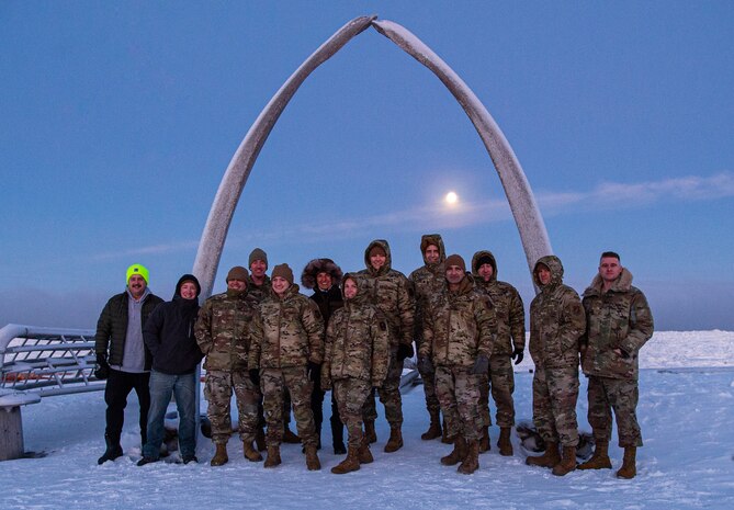 Alaskan NORAD Region, Alaskan Command and Eleventh Air Force visit Point Barrow Long Range Radar Site.