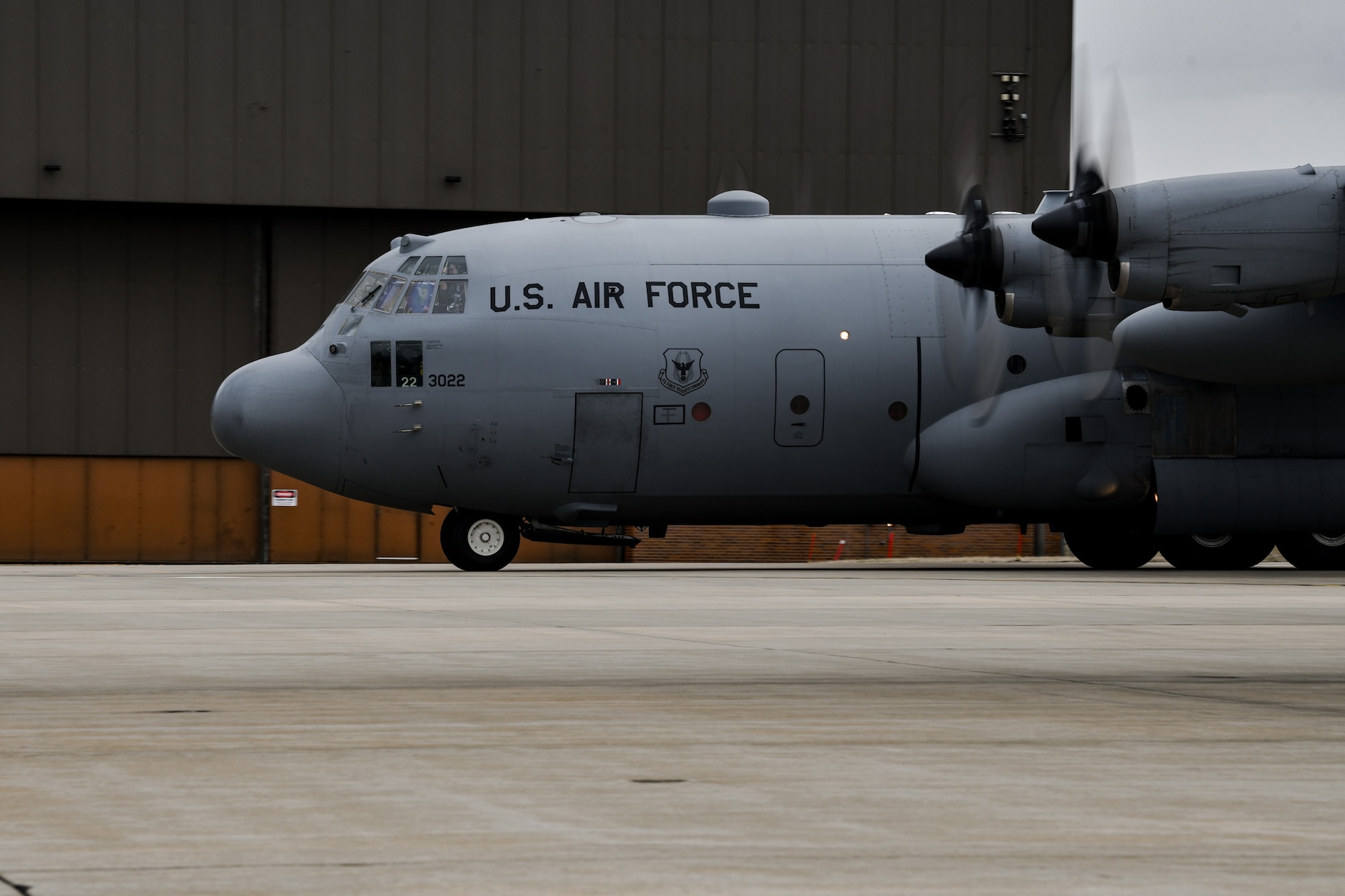 An aircrew assigned to the 757th Airlift Squadron taxis a C-130H Hercules aircraft on the flight line on Feb. 16, 2023, at Youngstown Air Reserve Station, Ohio.