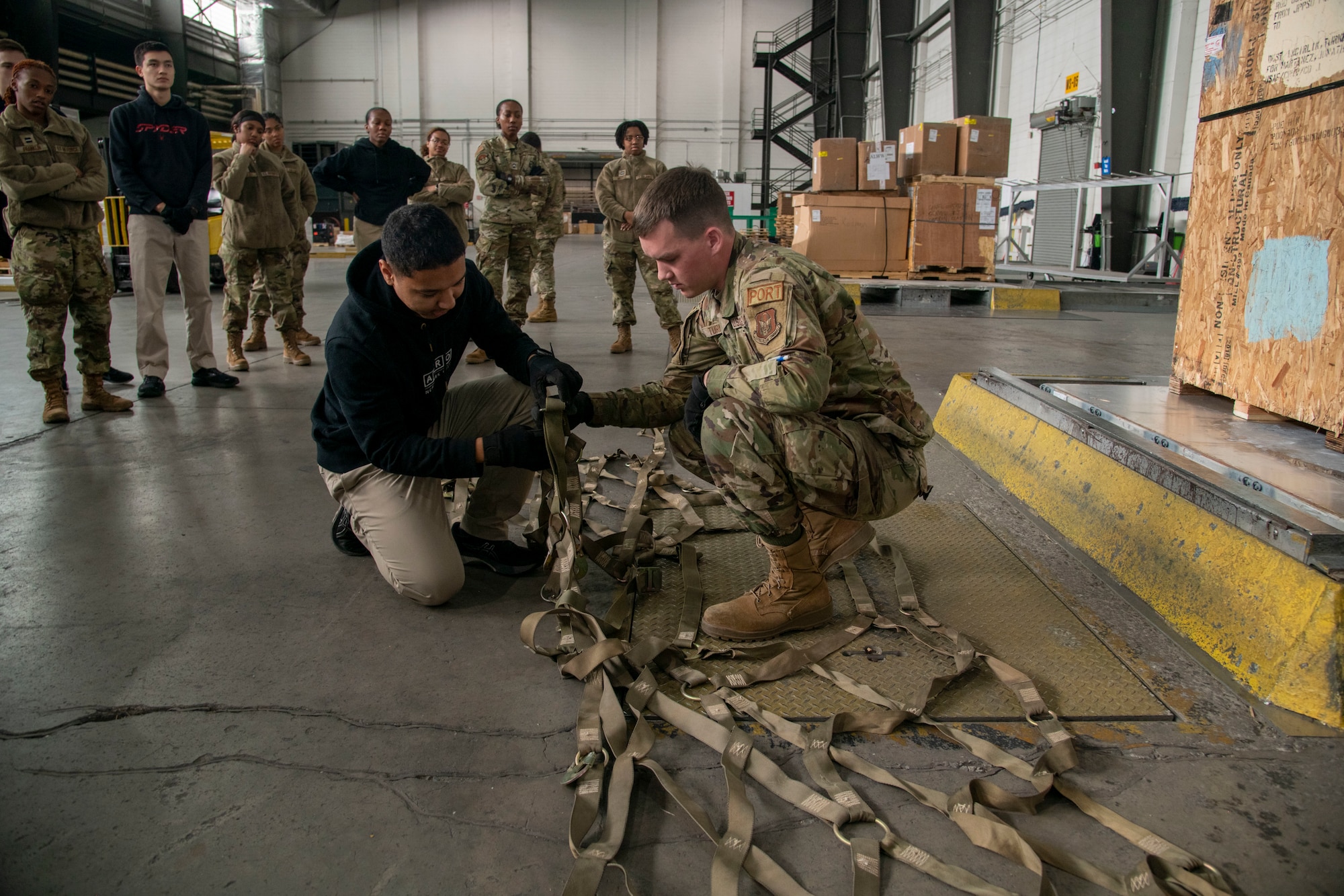 Working with cargo straps
