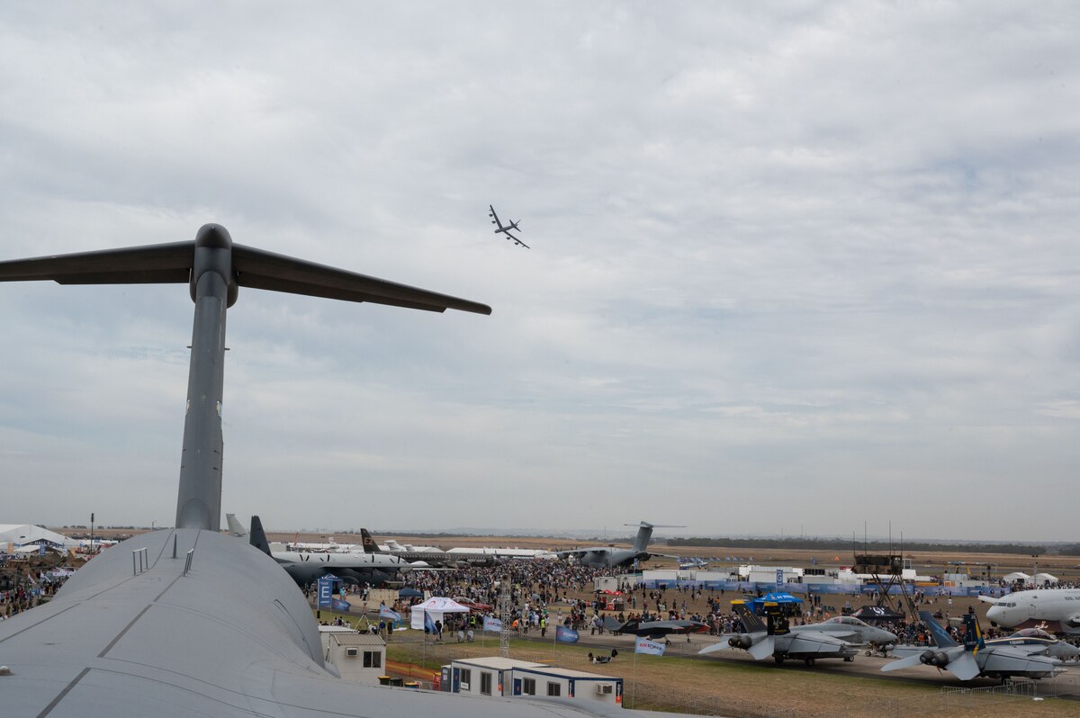 The B-52H Stratofortress flies over the 2023 Australian International Airshow and Aerospace & Defence Exposition—AVALON 23—at Avalon International Airport, March 4, 2023. The B-52s participation demonstrates the U.S. Air Force’s focus on region security, stability and support for a free and open Indo-Pacific. (U.S. Air Force photo by Tech. Sgt. Hailey Haux)