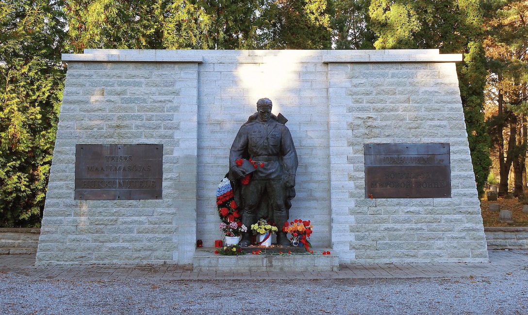 Monument to the Warrior-Liberator of Tallinn from Nazi invaders. It was moved to a military cemetery in April 2007, amidst great controversy.