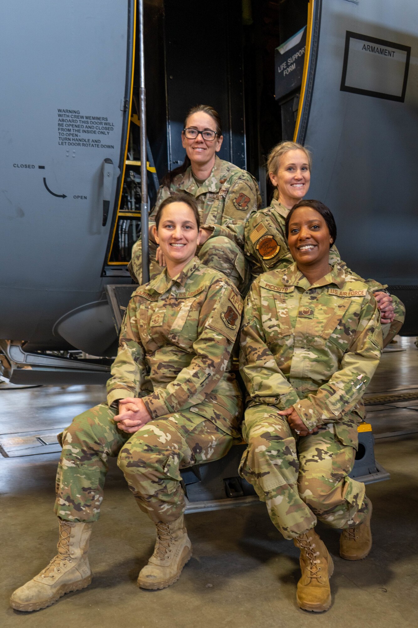 152nd Maintenance Group female leaders