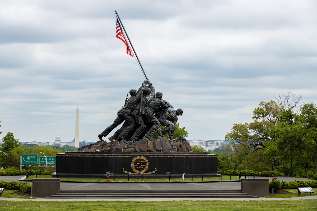 U.S. Marine Corps War Memorial, Arlington, Virginia.(U.S. Marine Corps Photo by Lance Cpl. Jack Gumbin).