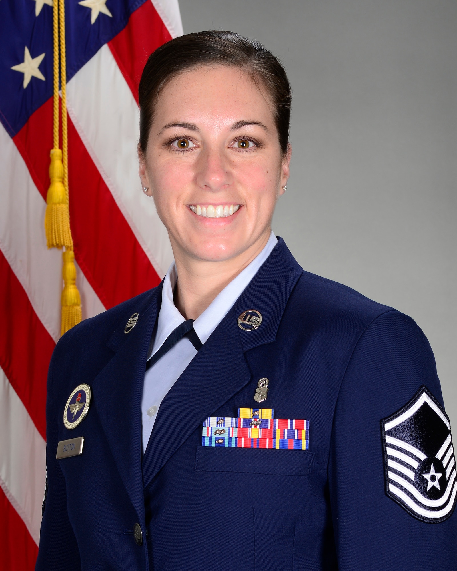 Image of female Airman