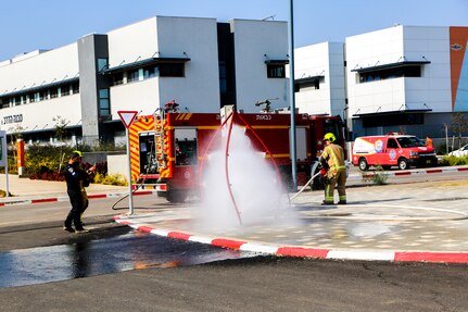 Missouri National Guard’s 7th CST visited Israel to learn from their Home Front Command’s Expert Unit. Israel National Fire and Rescue Authority display a decontamination shower during a training event showcasing its capabilities.