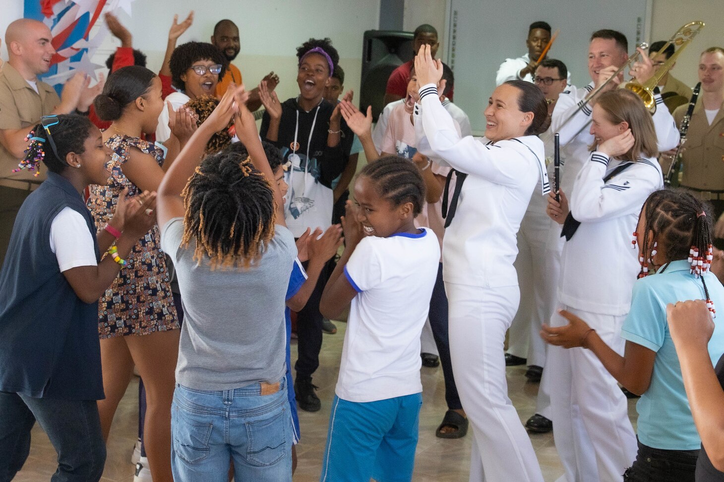 Banda das Forças Navais dos EUA Europa e África chega à Ilha do Sal, Cabo Verde para a I Cimeira das Forças Marítimas Africanas > Marinha dos Estados Unidos > Notícias-Stories