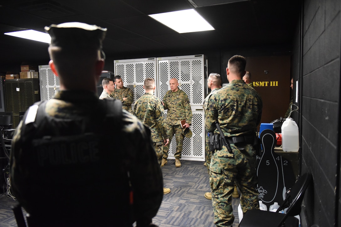CMC visits Military Police Instruction Company