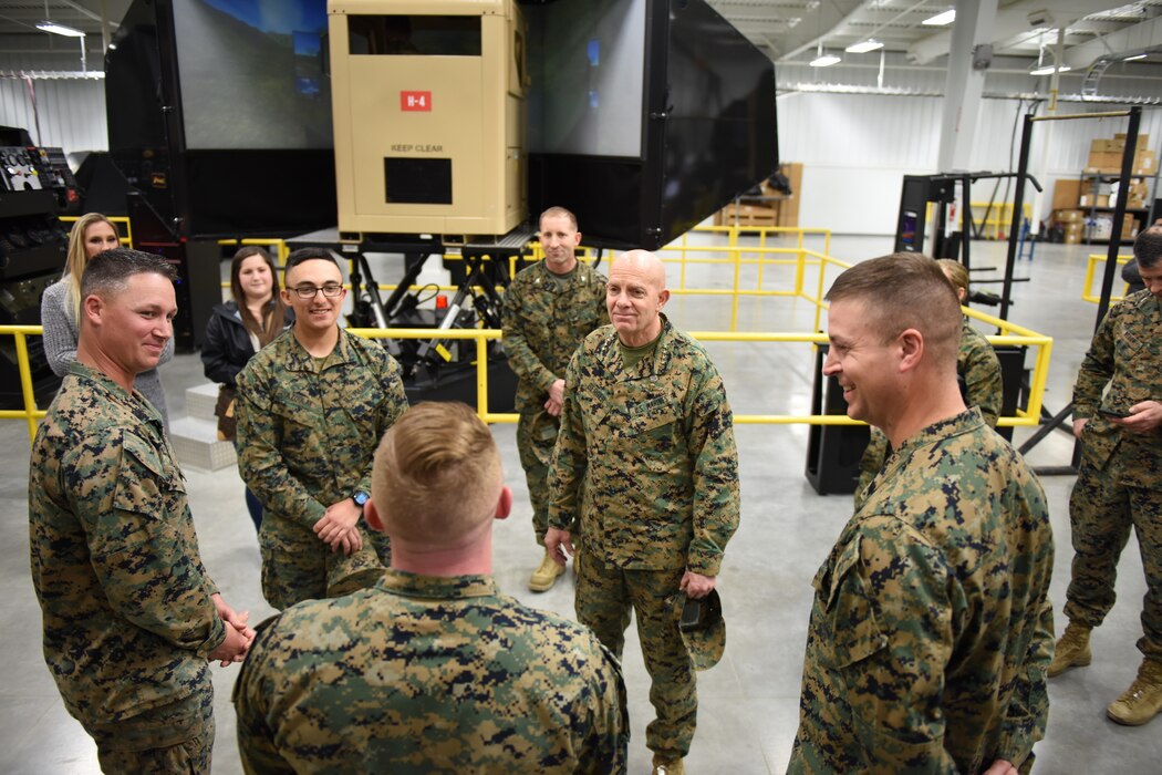 CMC speaks with MARDET FLW Marines