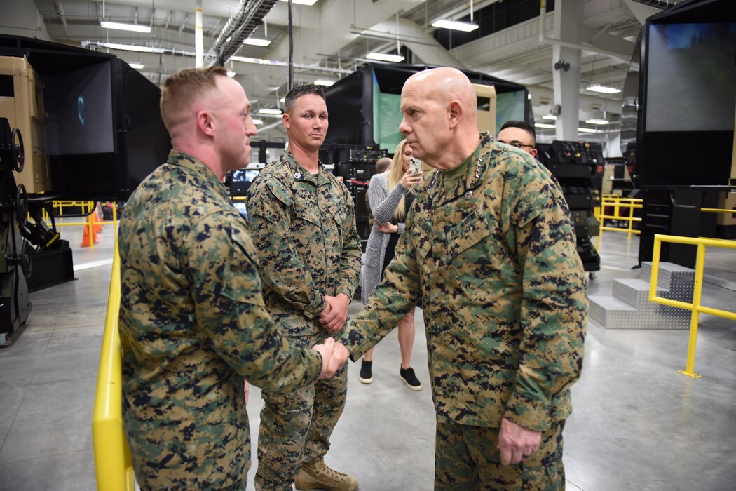 CMC greets Marines at the Fort Leonard Wood Sim Lab