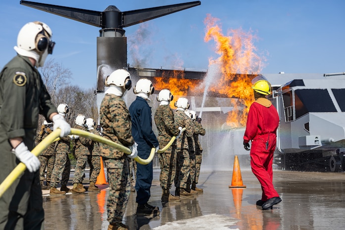 VMM-162 Conducts Shipboard Fire Fighting Training