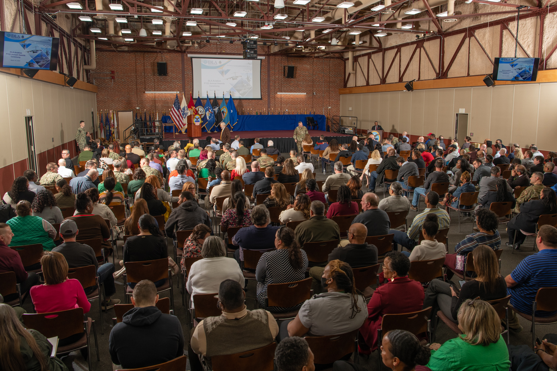 DLA Aviation Honors 2022 Award Winners During Town Hall