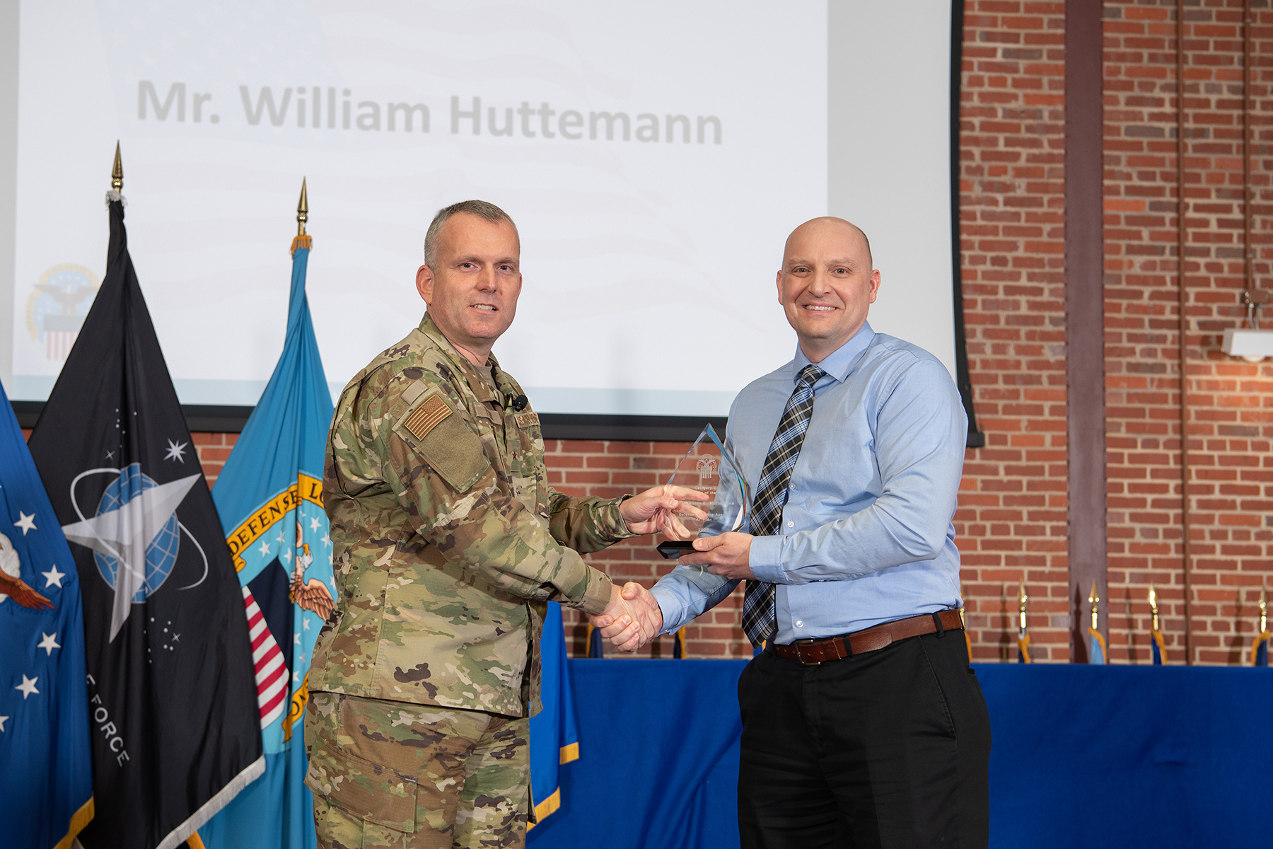 DLA Aviation Honors 2022 Award Winners during Town Hall > Defense