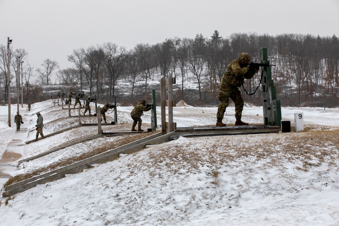 Army Reserve Soldiers conduct cold-weather qualification