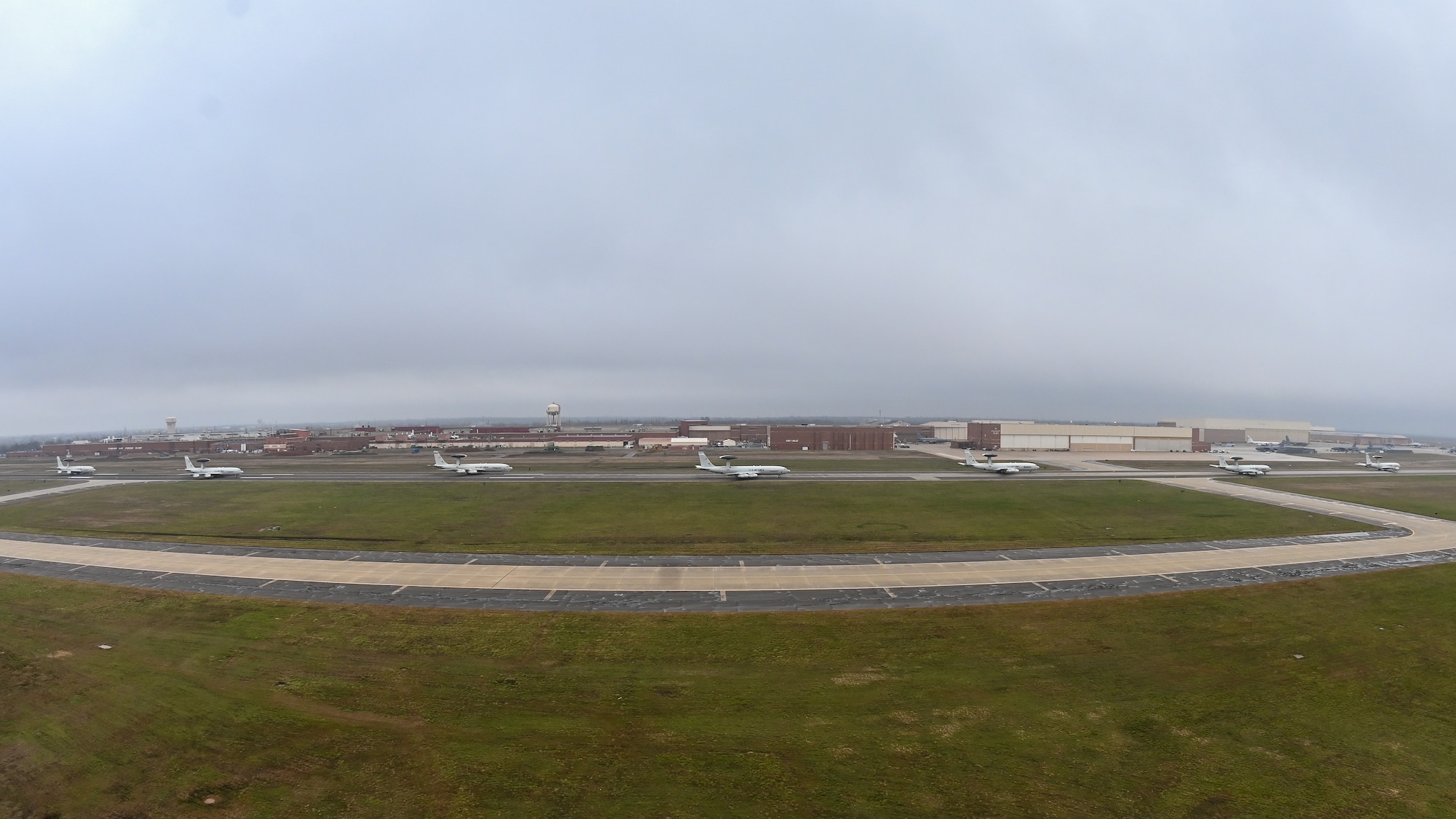 Picture of multiple aircraft on runway