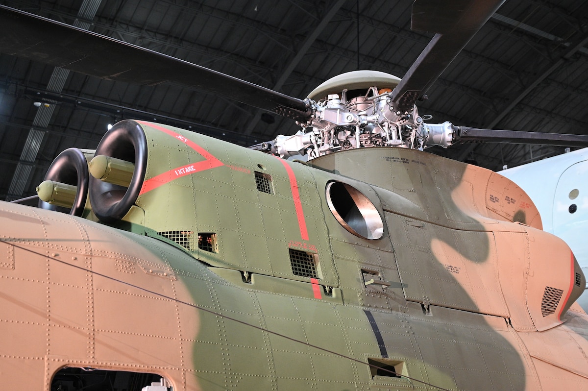 アメリカ合衆国軍 ヘリコプター 118 UNミニフィグ付き Amazon.co.jp: Armed Forces #5817 UH-60 ブラックホーク