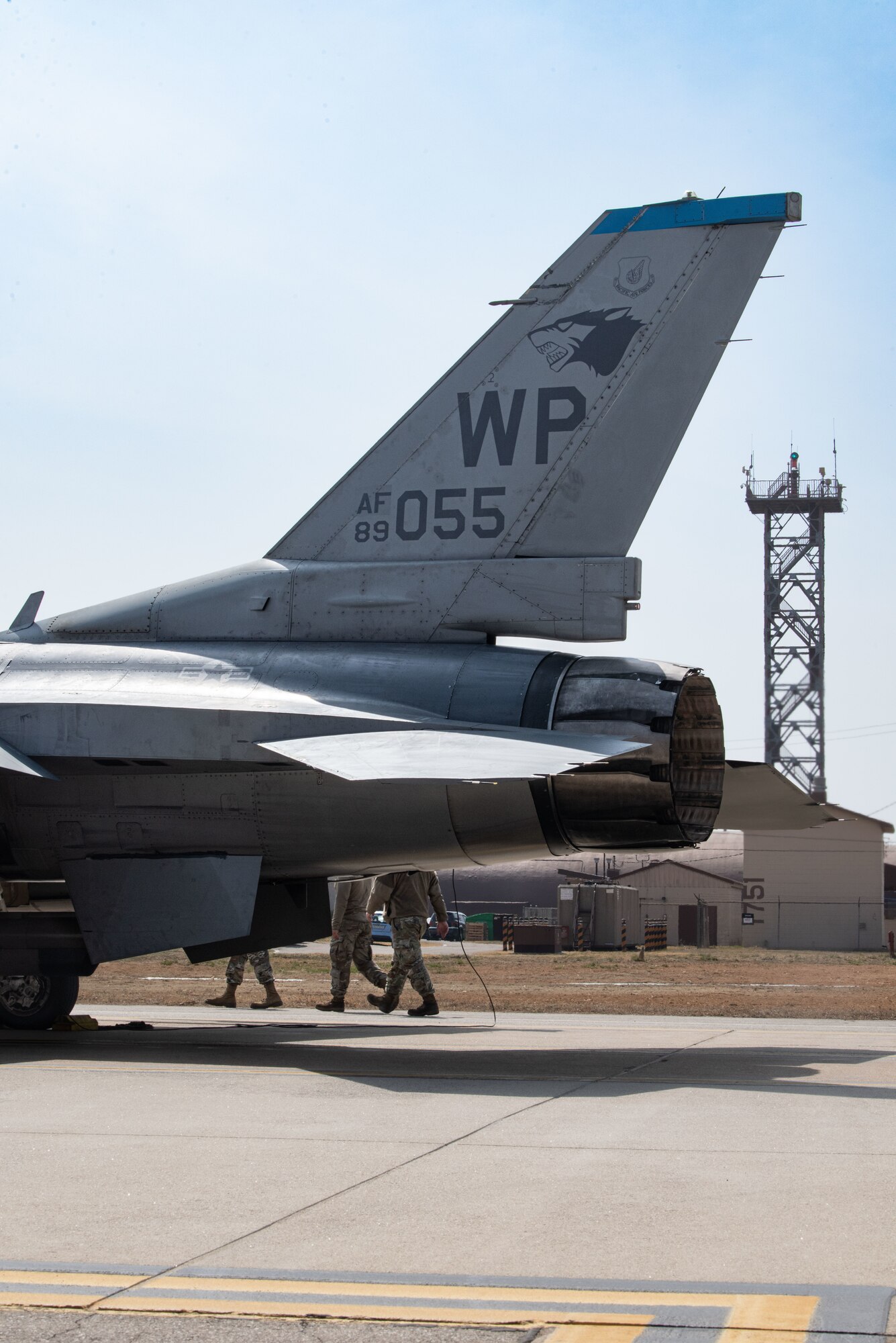 Photo of Airmen, F-16s landing at Osan